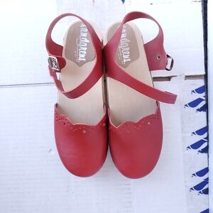 Sandren Mary Jane Clogs
